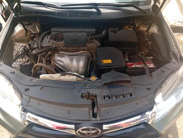 Toyota Camry 2015 Gold