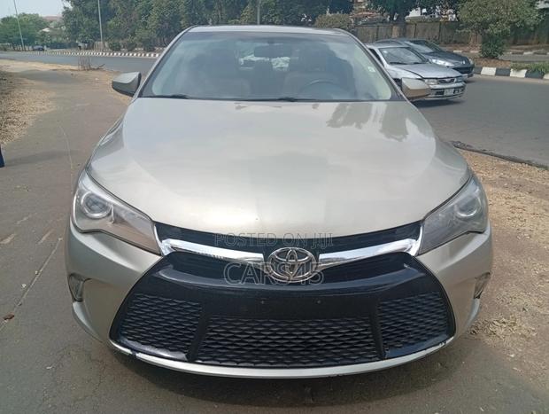 Toyota Camry 2015 Gold