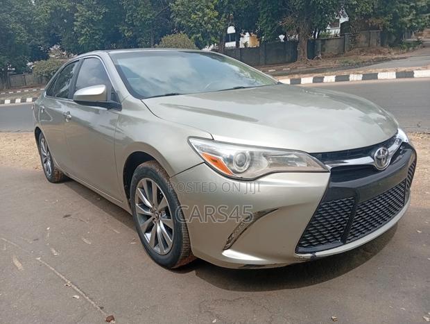 Toyota Camry 2015 Gold