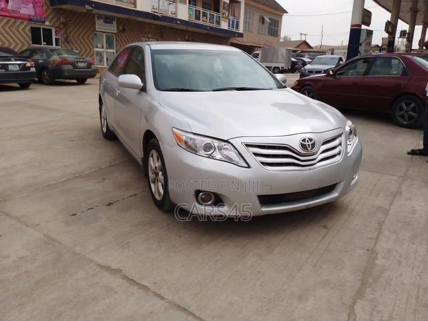 Toyota Camry 2011 Silver