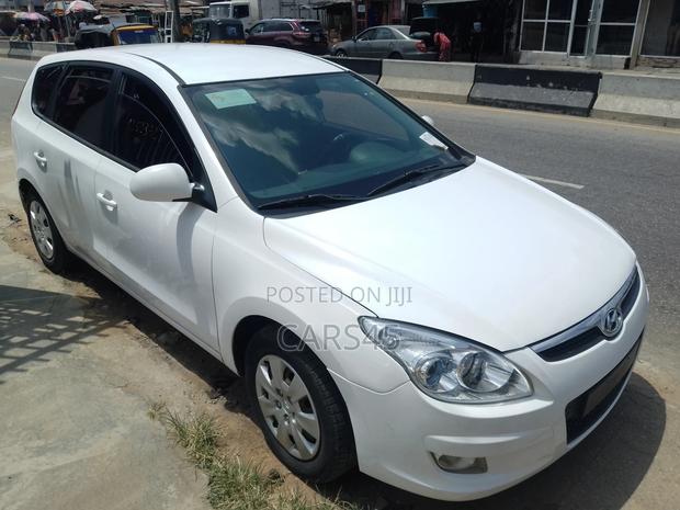 Hyundai Elantra 2012 White