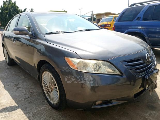 Toyota Camry 2008 Gray