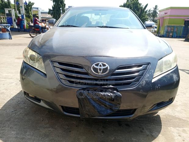 Toyota Camry 2008 Gray