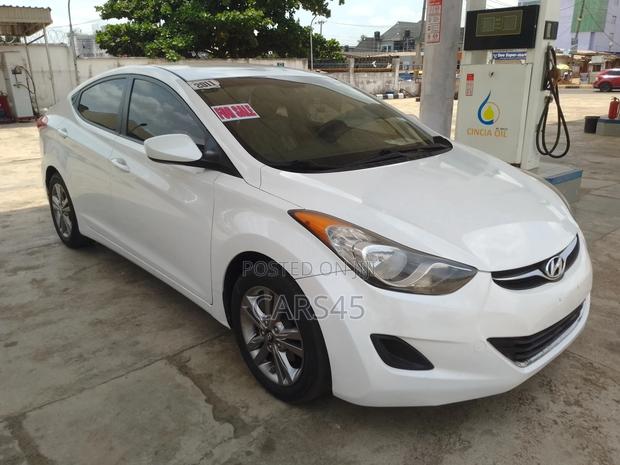 Hyundai Elantra 2011 White