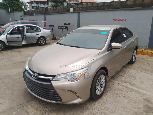 Toyota Camry 2015 Gold