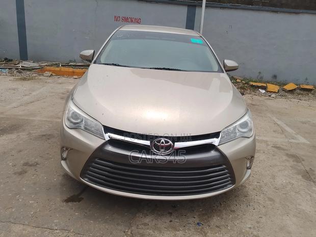 Toyota Camry 2015 Gold