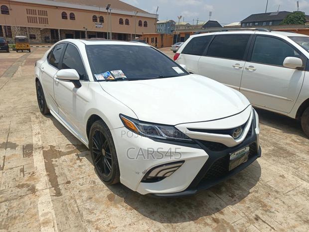 Toyota Camry 2020 White