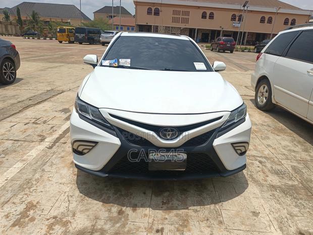Toyota Camry 2020 White