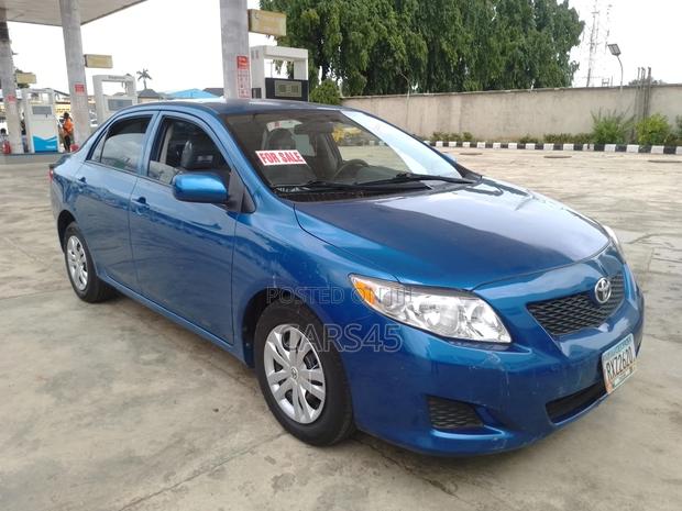 Toyota Corolla 2010 Blue