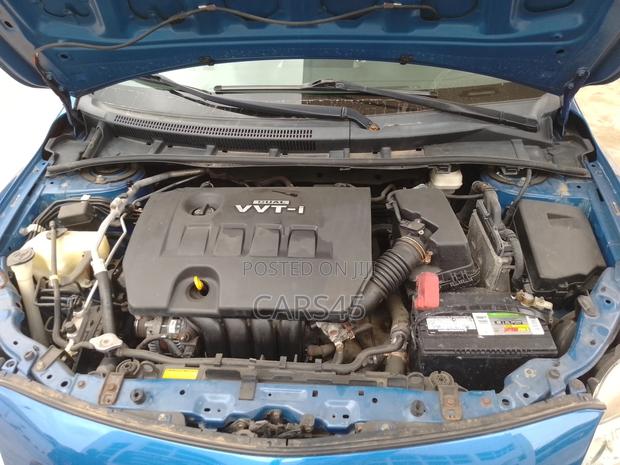 Toyota Corolla 2010 Blue