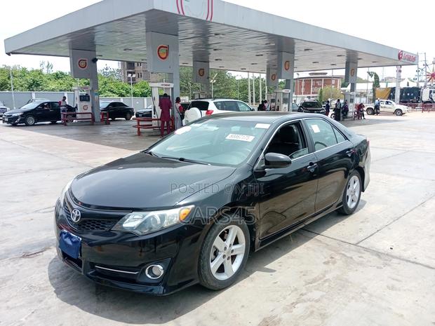 Toyota Camry 2012 Black