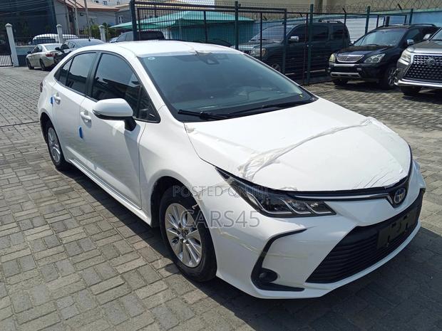 Toyota Corolla 2022 White