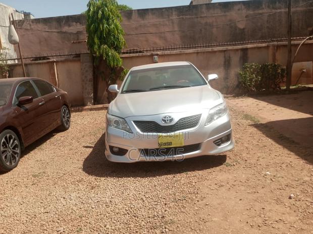 Toyota Camry 2010 Silver