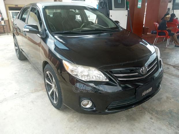 Toyota Corolla 2010 Black
