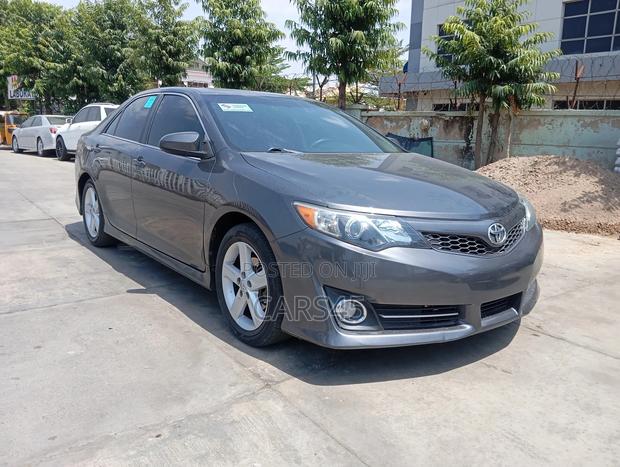 Toyota Camry 2014 Gray