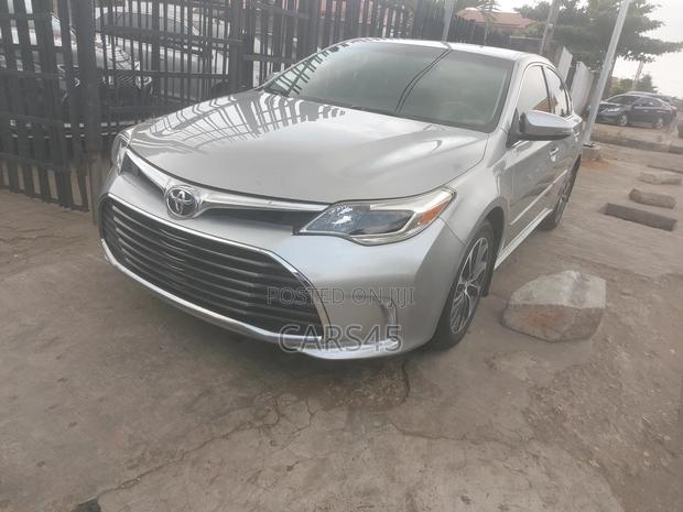 Toyota Avalon XLE Premium Sedan FWD (3.5L 6cyl 6A) 2017 Silver