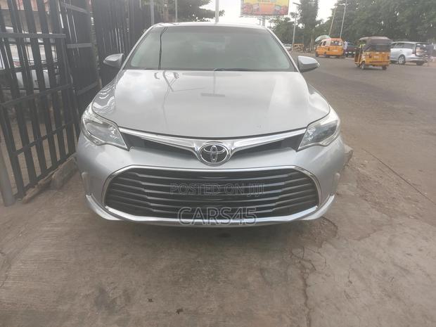 Toyota Avalon XLE Premium Sedan FWD (3.5L 6cyl 6A) 2017 Silver