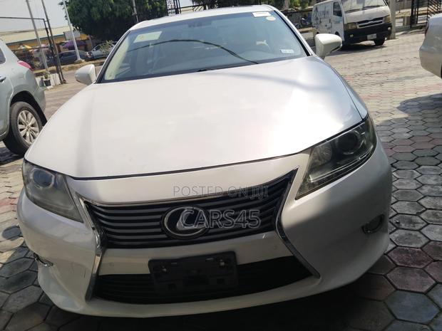 Lexus ES 2013 White