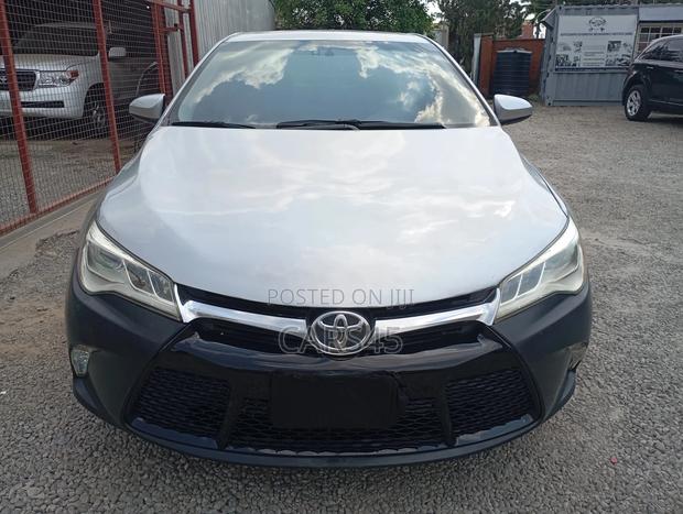 Toyota Camry 2016 Silver