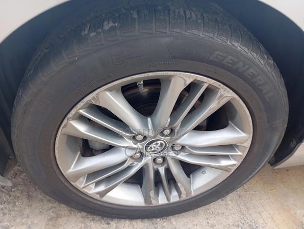 Toyota Camry 2015 Silver