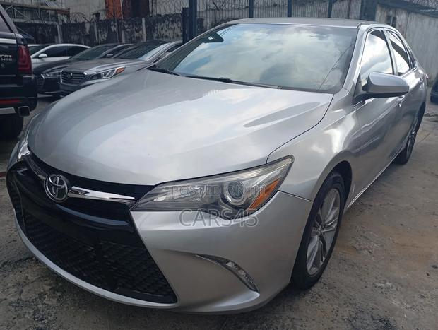 Toyota Camry 2015 Silver