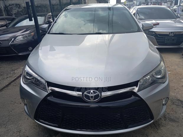 Toyota Camry 2015 Silver