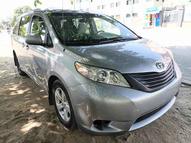 Toyota Sienna 2013 Gray