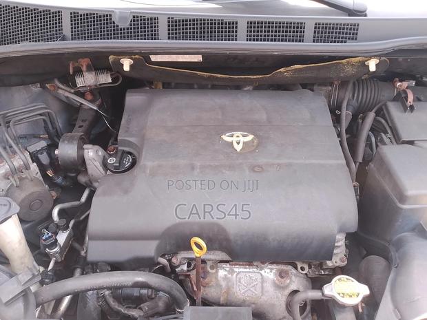 Toyota Sienna 2011 Black