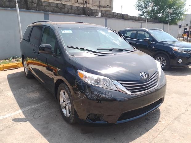 Toyota Sienna 2011 Black