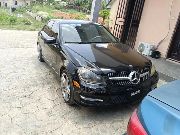 Mercedes-Benz C300 2012 Black