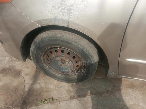 Toyota Sienna 2009 Gold