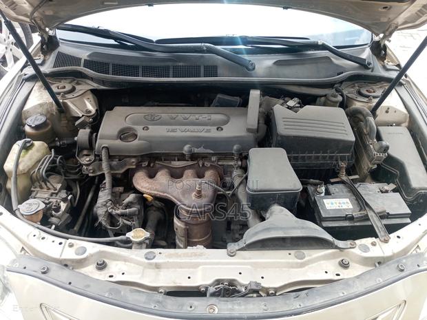 Toyota Camry 2009 Gold