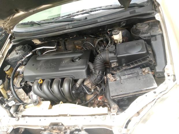 Toyota Corolla 2006 Gold