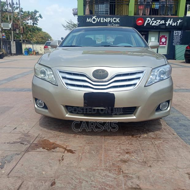 Toyota Camry 2008 Gold