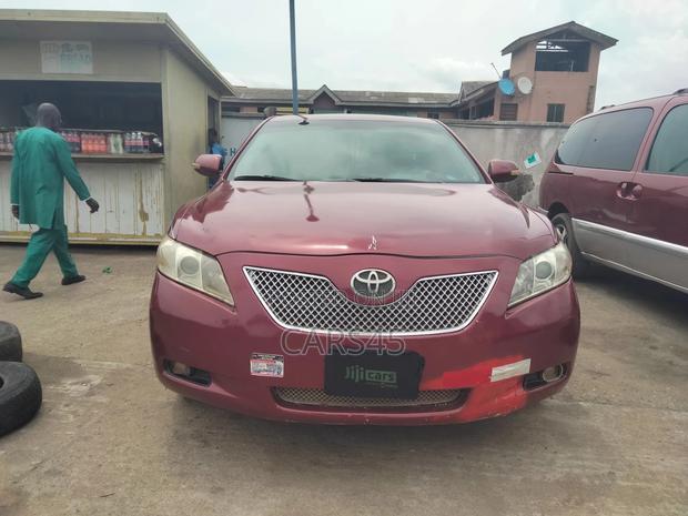 Toyota Camry Hybrid 2023 Red