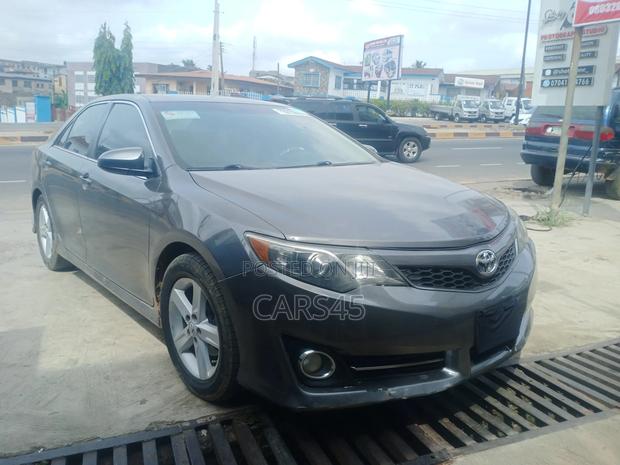 Toyota Camry 2012 Gray