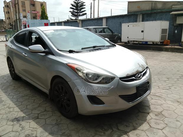 Hyundai Elantra 2011 Silver