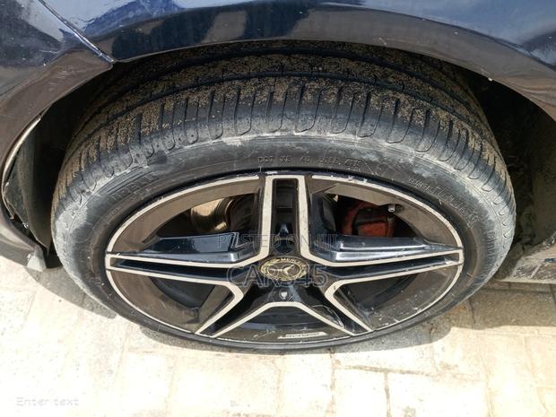 Mercedes-Benz C300 2011 Blue
