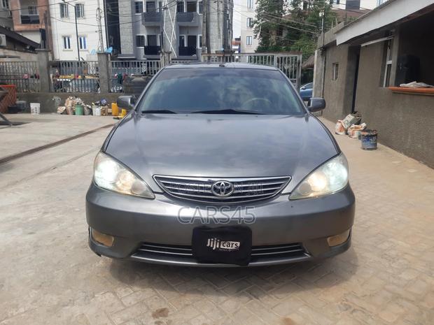 Toyota Camry 2006 Gray