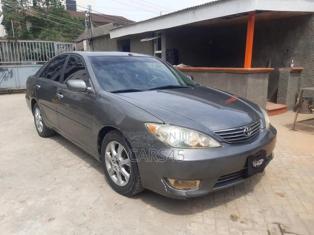 Toyota Camry 2006 Gray