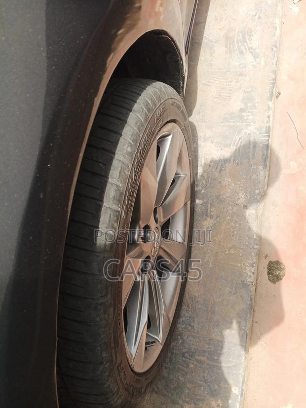 Toyota Camry 2012 Gray