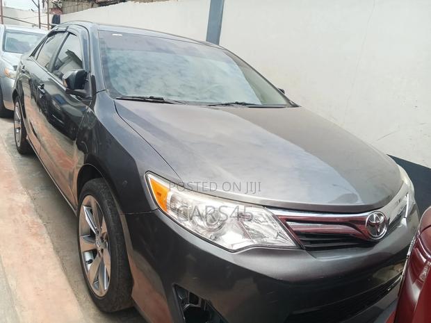 Toyota Camry 2012 Gray