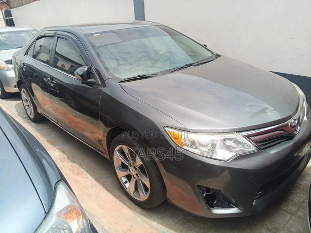 Toyota Camry 2012 Gray