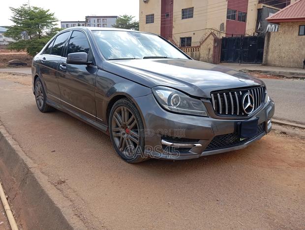 Mercedes-Benz C300 2010 Gray