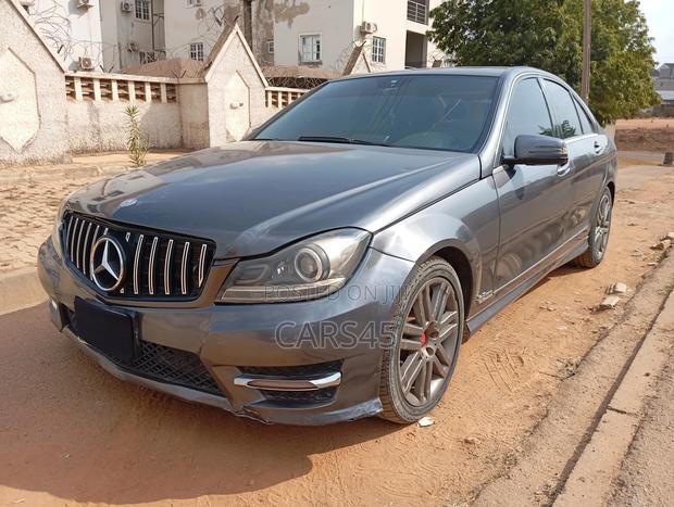Mercedes-Benz C300 2010 Gray