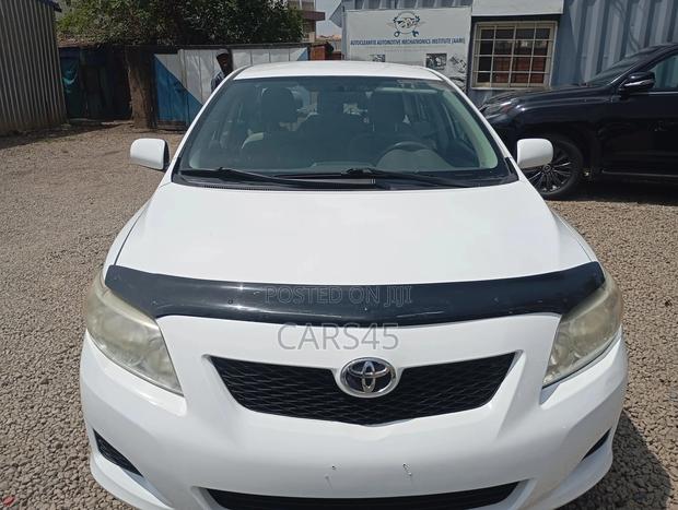 Toyota Corolla 2010 White