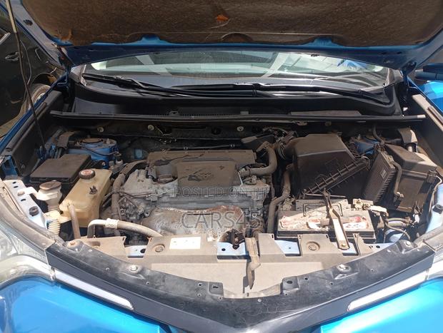Toyota RAV4 2018 Blue