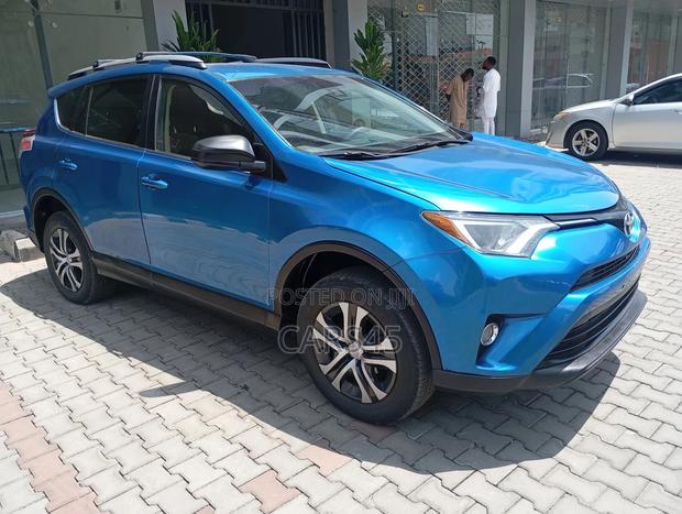 Toyota RAV4 2018 Blue