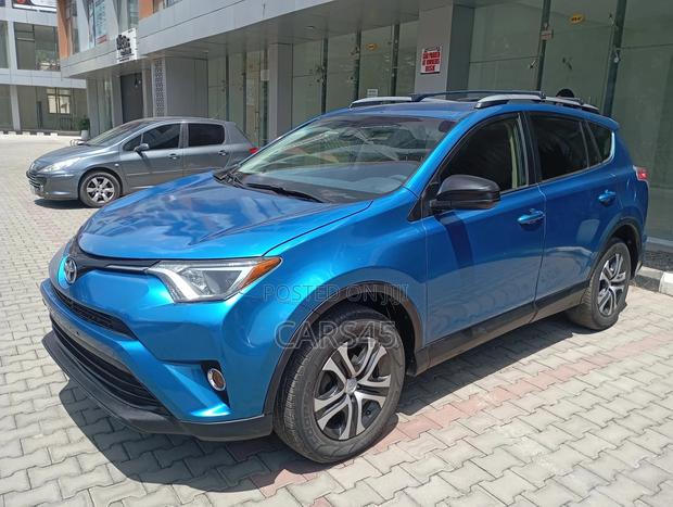 Toyota RAV4 2018 Blue