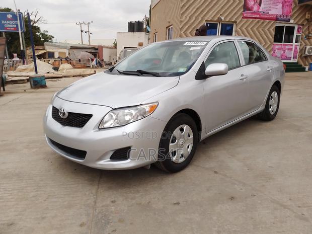 Toyota Corolla 2010 Silver